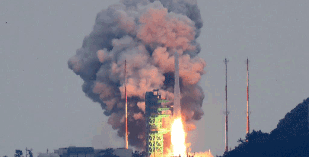 韩国自研运载火箭载星发射成功